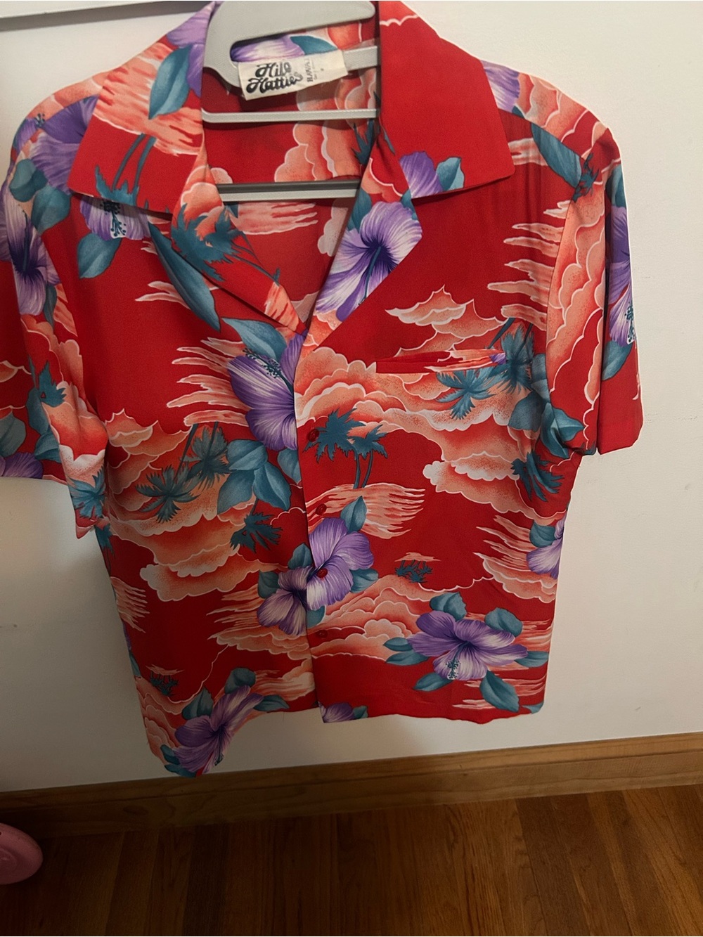 Men's Medium Hilo Hattie Tropical Floral Hawaii Shirt with Purple & Teal Accents
